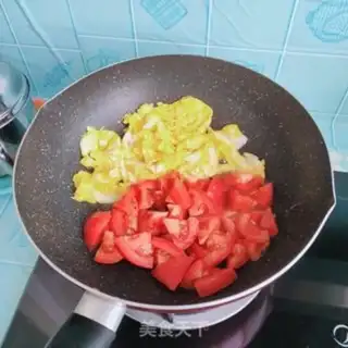 Make Eggs and cheese and tomatoes step 3