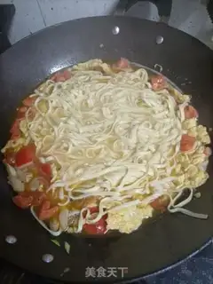 Make Tomato egg noodles step 8