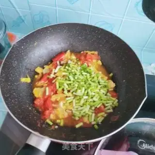 Make Eggs and cheese and tomatoes step 6