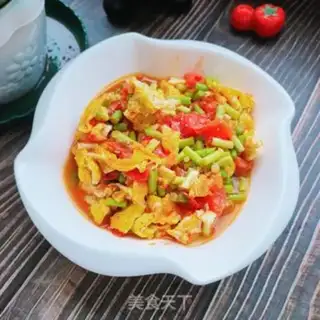 Make Eggs and cheese and tomatoes step 8