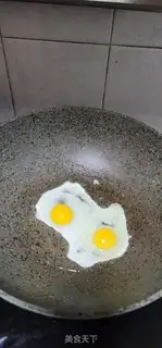 Make Pickle egg soup step 1
