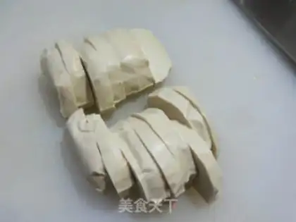 Make Egg dumplings, veggie chickens step 1