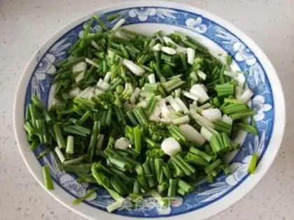 Make Onion fried eggs step 0