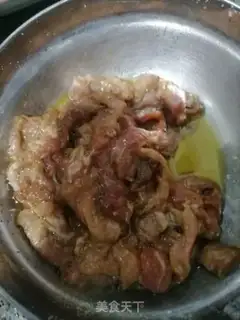 Make Celery fried meat step 1