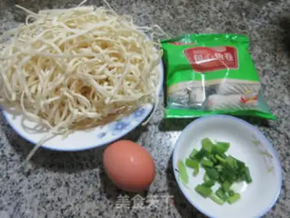 Make Egg-covered fish noodles step 0