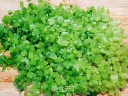 Make Celery pork dumplings step 1