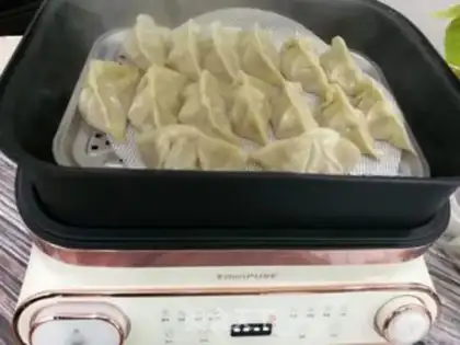 Make Celery pork dumplings step 7