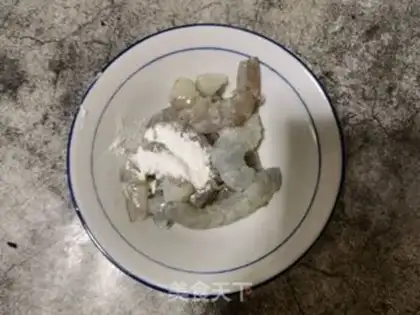 Make Shrimp onions step 1