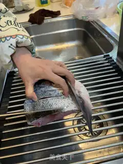Make Fishball head soup step 1