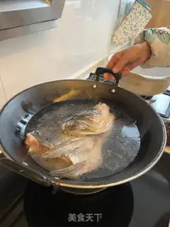 Make Fishball head soup step 6