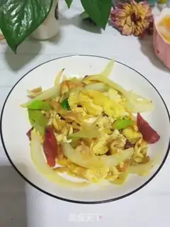 Make Squeeze the sausage eggs step 4