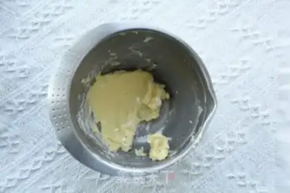 Make Sweet Christmas cookies step 1