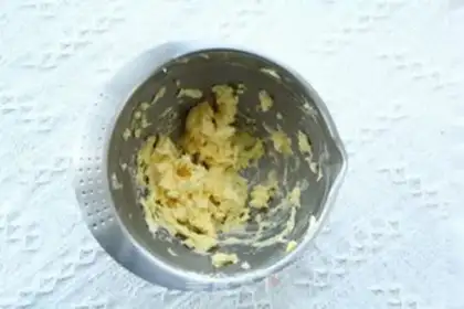 Make Sweet Christmas cookies step 3
