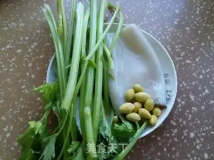 Make Celery pickles, fried squid step 0