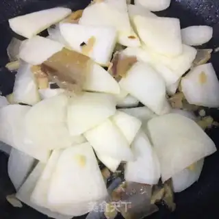 Make Scrambled potatoes step 3
