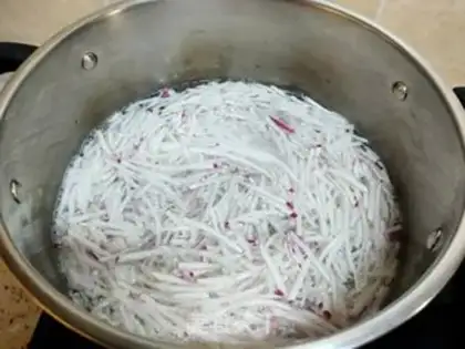 Make Pork radish balls step 3
