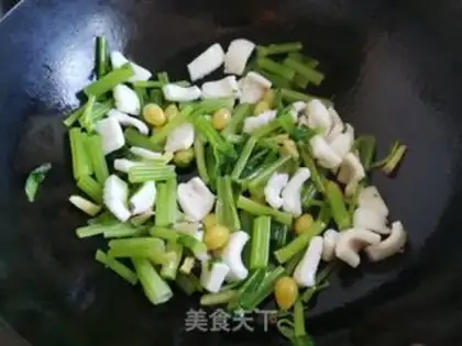 Make Celery pickles, fried squid step 7