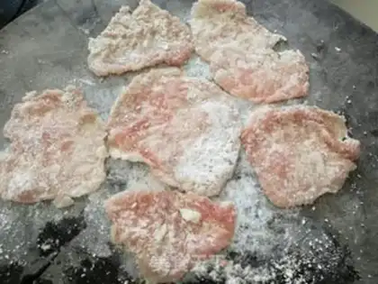 Make The green egg knocks the meat noodles step 0