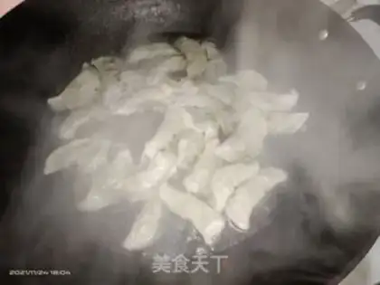 Make Pork dumplings step 3