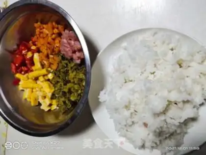 Make Sour-cracked corn pastry step 0