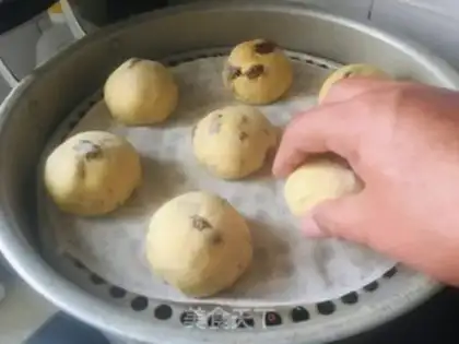 Make Red-tree corn buns step 10