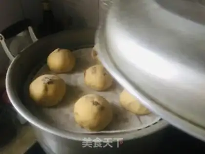 Make Red-tree corn buns step 11