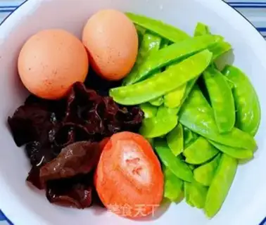 Make Dutch bean carrots, wooded eggs step 0