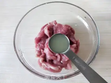 Make Air-cooked gin and mushroom meatloaf step 0