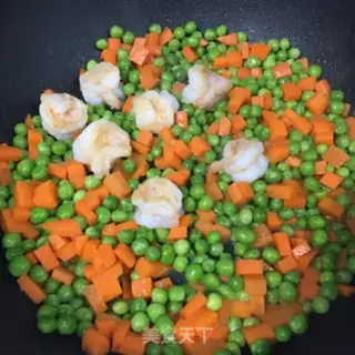 Make Shrimp is three colors step 6