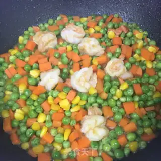 Make Shrimp is three colors step 7