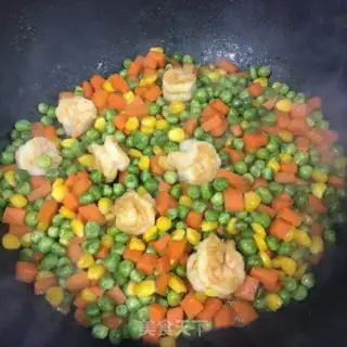 Make Shrimp is three colors step 8