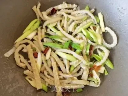 Make Garlic sprouts step 5