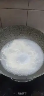 Make Moose mushroom noodles step 1