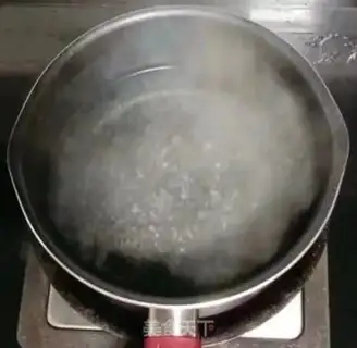 Make Spaghetti mushroom sauce step 0