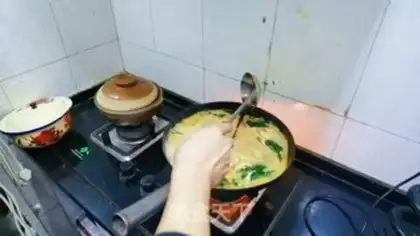 Make Tomato egg noodles step 10