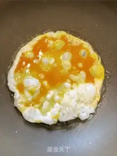Make Dutch cucumber fried eggs step 2