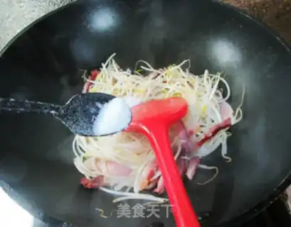 Make Soy sauce, green bean sprouts step 5