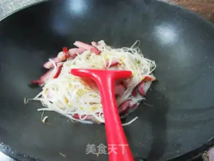 Make Soy sauce, green bean sprouts step 6