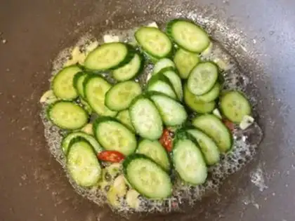 Make Dutch cucumber fried eggs step 6