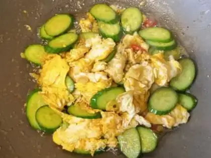 Make Dutch cucumber fried eggs step 9