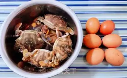 Make Crab fried eggs step 0