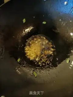 Make Garlic fried eggs step 4