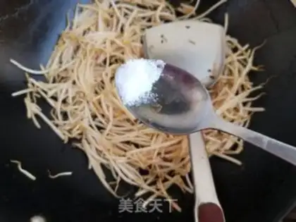 Make The green bean sprouts step 5