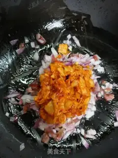 Make Hot cabbage sausage fried rice step 7