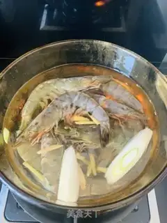 Make Boiled shrimp step 1