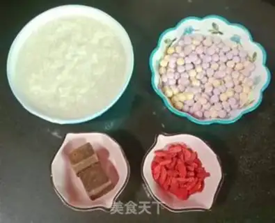 Make A red sugar round step 0