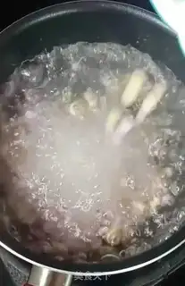 Make A red sugar round step 1