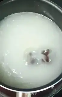 Make A red sugar round step 5