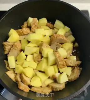 Make A wide-banded meatloaf with potatoes step 4
