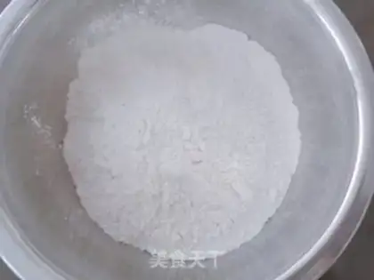 Make The salty little soup step 0